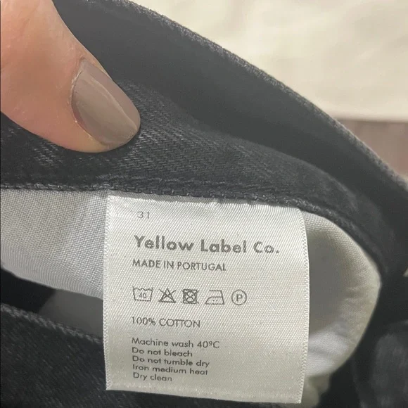 Classic Black Relaxed Fit Jeans for Men - Picture 5 of 5